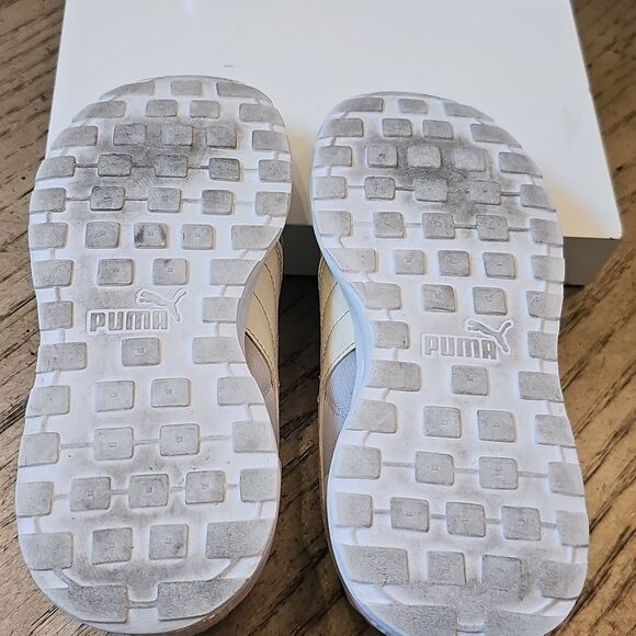 Puma Slip On Sneakers Size 2 Girls - Picture 6 of 9